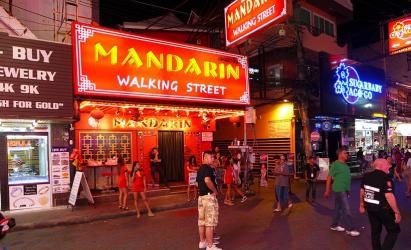 Seks turizem na Koh Samuiju - obiščite znamenite Go-Go bare Go bars